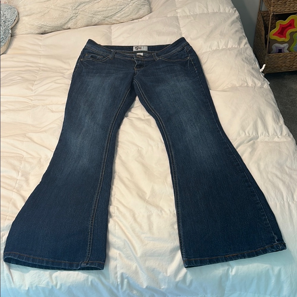 Women’s Low Waisted Flare Jeans